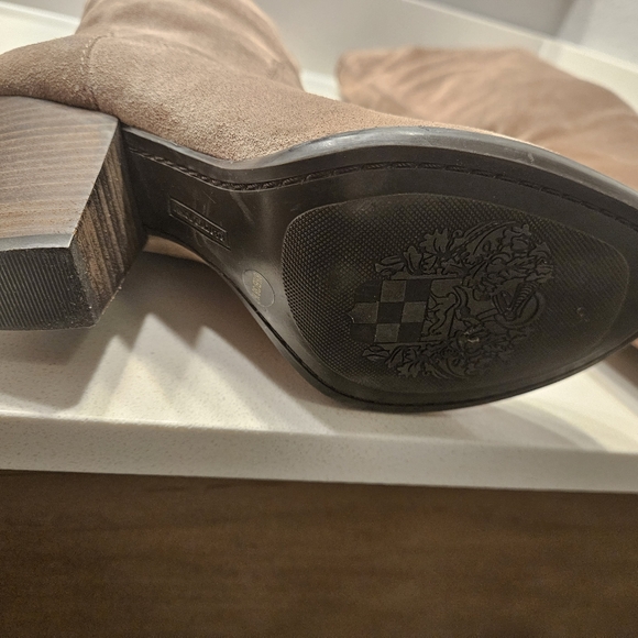 Vince Camuto Braden Verona Leather Tall Boots in Taupe Suede 8.5 - Picture 5 of 5